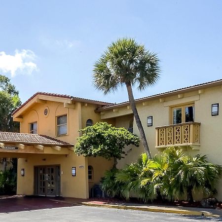 Red Roof Inn Tampa Bay - St. Petersburg Ngoại thất bức ảnh