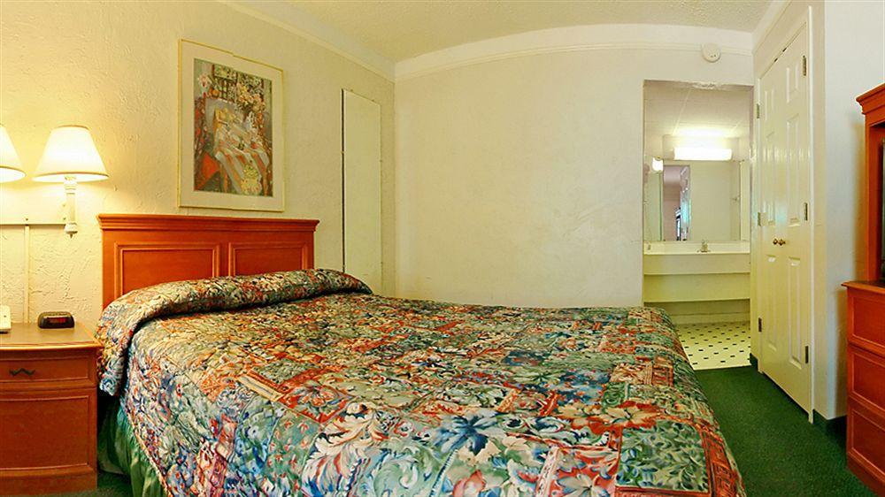 Red Roof Inn Tampa Bay - St. Petersburg Ngoại thất bức ảnh