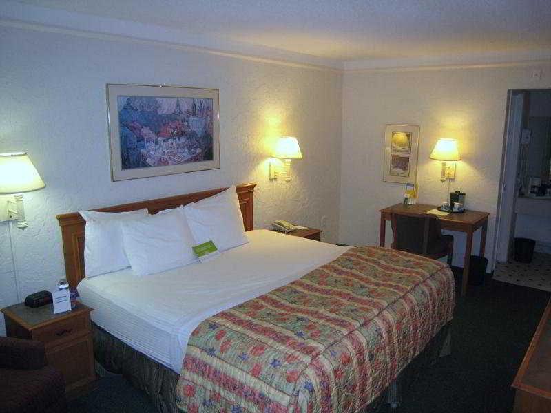 Red Roof Inn Tampa Bay - St. Petersburg Ngoại thất bức ảnh