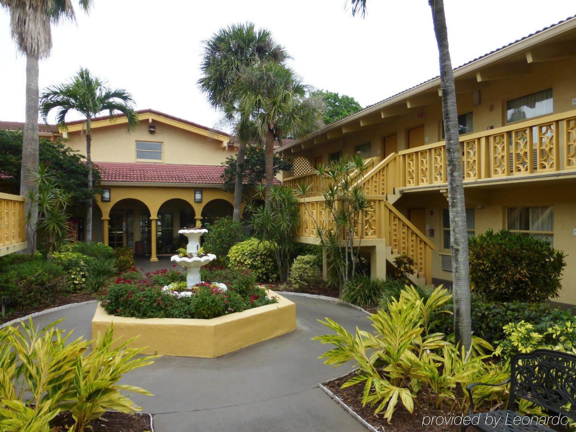 Red Roof Inn Tampa Bay - St. Petersburg Ngoại thất bức ảnh